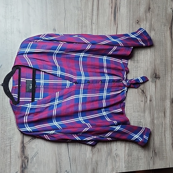 Rails Sloane Cropped Tie Front Top in Red/Blue Plaid - Picture 3 of 10